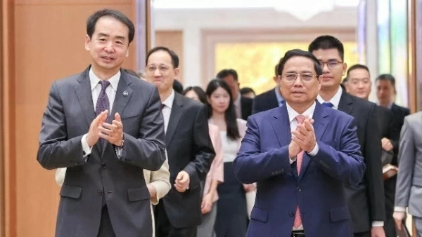 PM Pham Minh Chinh welcomes newly-appointed Chinese Ambassador to Vietnam He Wei