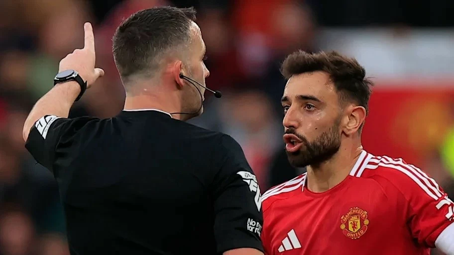 Bruno Fernandes được xóa thẻ đỏ oan Bruno Fernandes được xóa thẻ đỏ oan