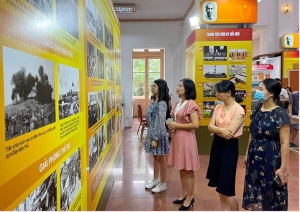 Book exhibition to mark 70th anniversary of Hanoi’s Liberation Day