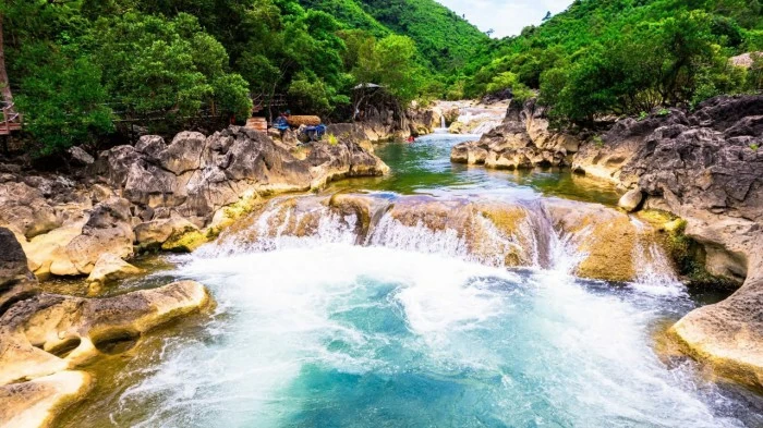 Vẻ đẹp hoang sơ của Khe Nước Lạnh. Vẻ đẹp hoang sơ của Khe Nước Lạnh.