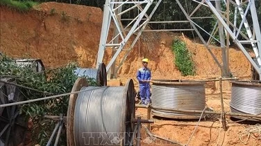 Efforts made to finish transmission line carrying electricity from Laos in October