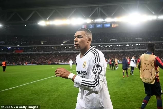 Real Madrid thua Lille, em trai ăn mừng tưng bừng trên nỗi đau của Mbappe