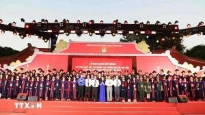 Hanoi honours 100 university valedictorians