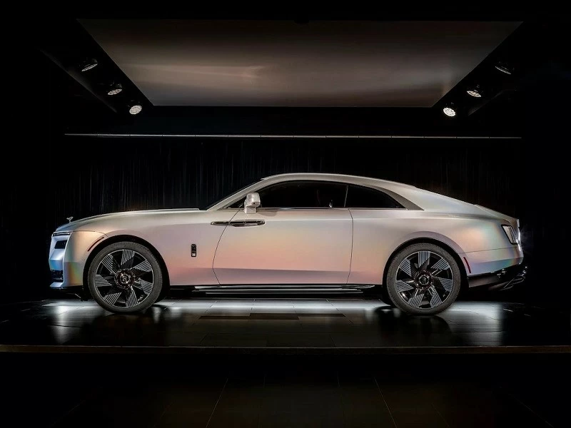 Cận cảnh Rolls-Royce Spectre Lunaflair bản độc nhất vô nhị vừa ra mắt