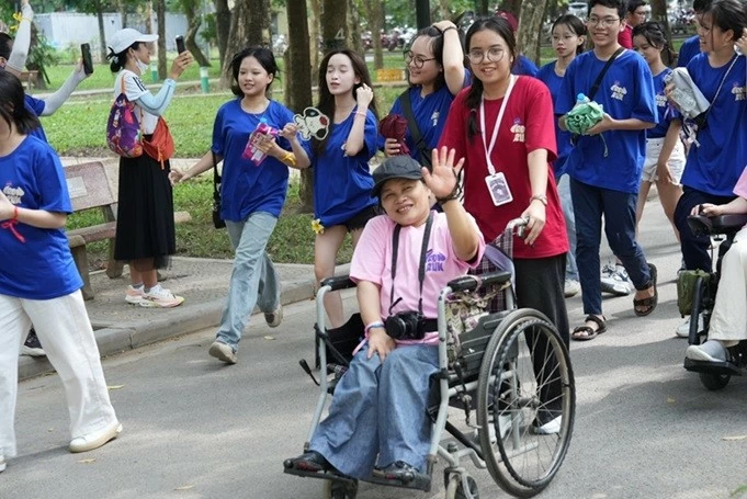 Iron Run: Hành trình gắn kết người khuyết tật với cộng đồng Iron Run: Hành trình gắn kết người khuyết tật với cộng đồng
