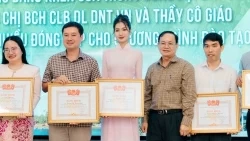 Hoa hậu Nguyễn Thanh Hà hỗ trợ phát triển du lịch Kom Tum thông qua dự án tiếng Anh cộng đồng