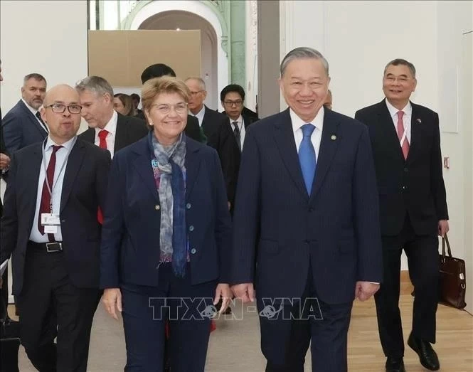 Party General Secretary and State President To Lam (R) meets Viola Amherd, President of the Swiss Confederation and head of the Federal Department of Defence, Civil Protection and Sport. (Photo: VNA)