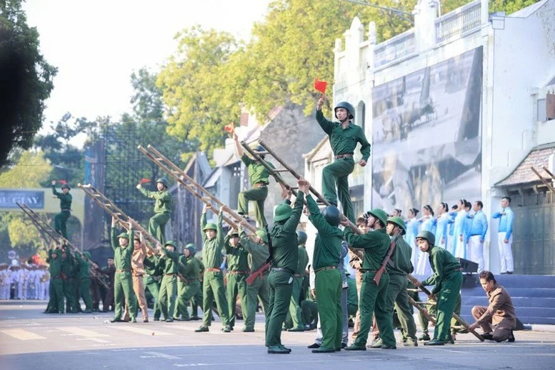 70 năm Ngày Giải phóng Thủ đô: Thủ tướng Phạm Minh Chính dự 'Ngày hội Văn hóa vì hòa bình' của Hà Nội 70 năm Ngày Giải phóng Thủ đô: Thủ tướng Phạm Minh Chính dự 'Ngày hội Văn hóa vì hòa bình' của Hà Nội