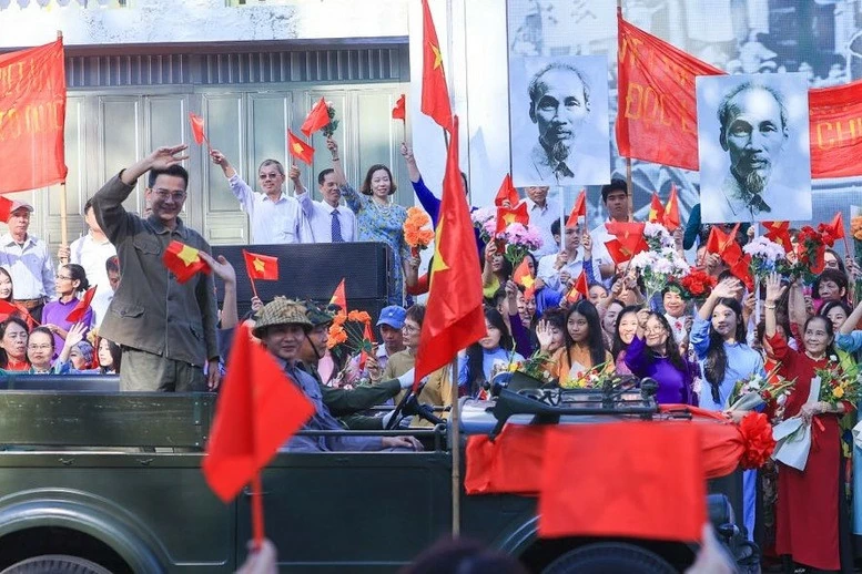 70 năm Ngày Giải phóng Thủ đô: Thủ tướng Phạm Minh Chính dự 'Ngày hội Văn hóa vì hòa bình' của Hà Nội 70 năm Ngày Giải phóng Thủ đô: Thủ tướng Phạm Minh Chính dự 'Ngày hội Văn hóa vì hòa bình' của Hà Nội
