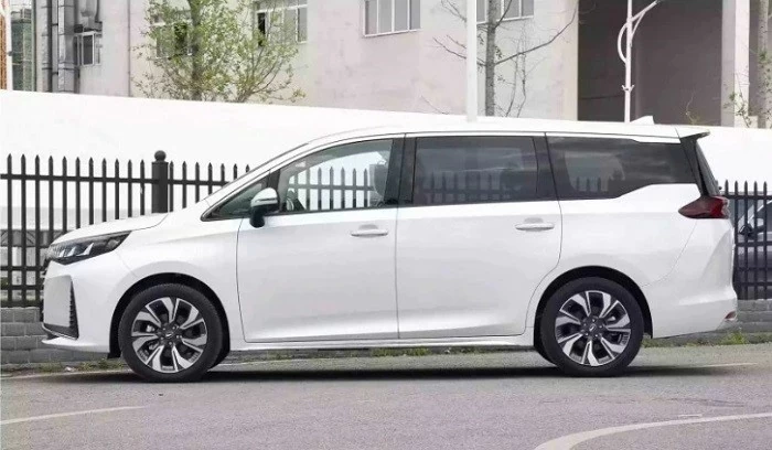 Hàng ghế thứ 2 của GAC M6 Pro có 2 vị trí ngồi tách biệt