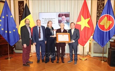 Late Belgian professor honoured with Vietnam’s Friendship Order