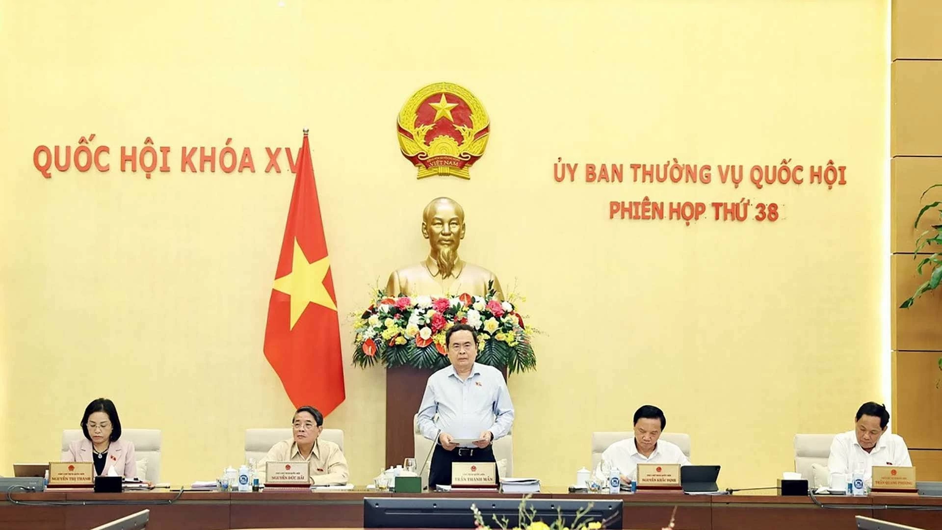 Phiên họp thứ 38 của Ủy ban Thường vụ Quốc hội: Xem xét, cho ý kiến và quyết định 21 nội dung quan trọng