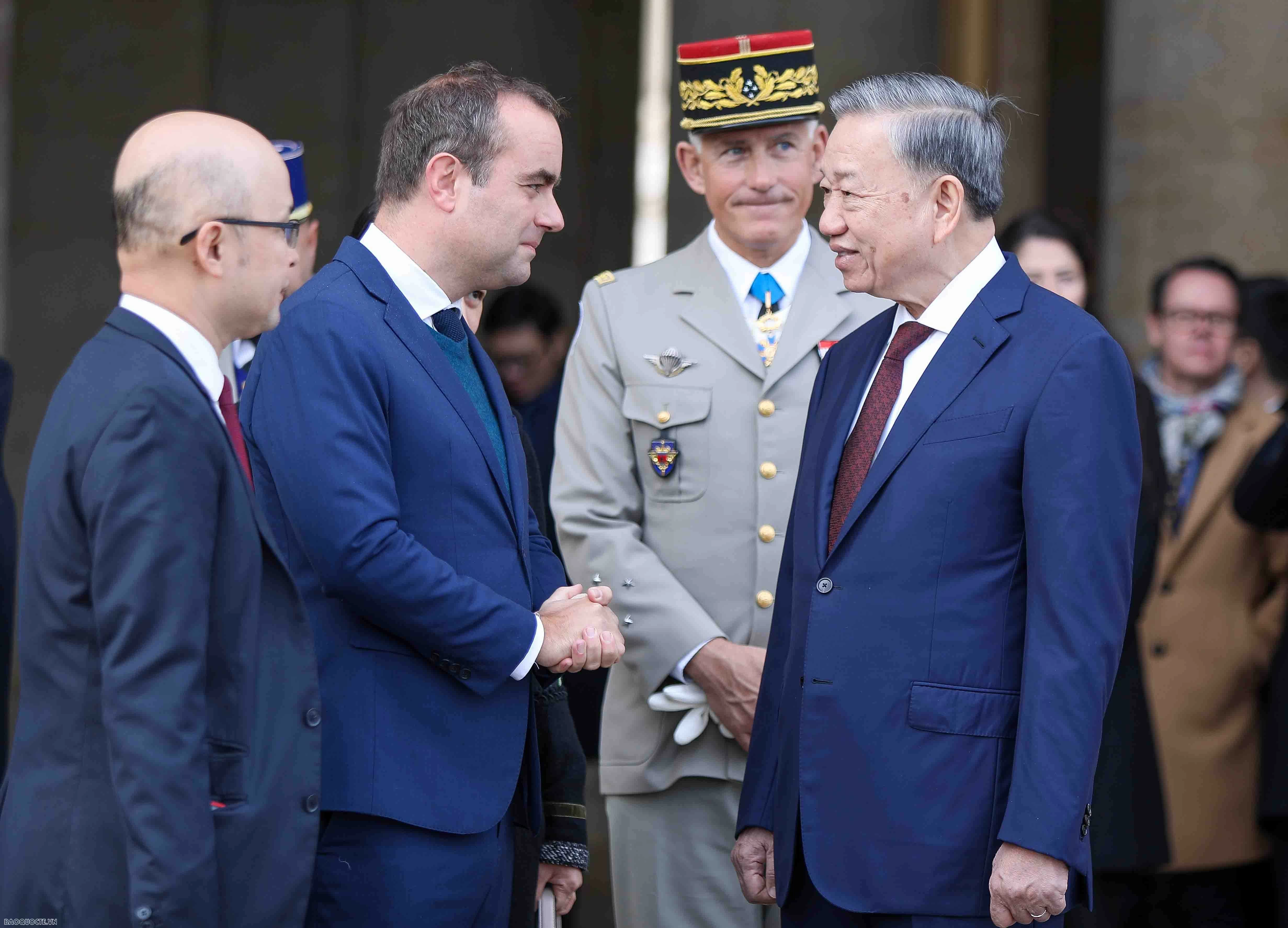 Lễ đón chính thức Tổng Bí thư, Chủ tịch nước Tô Lâm tại điện Invalides