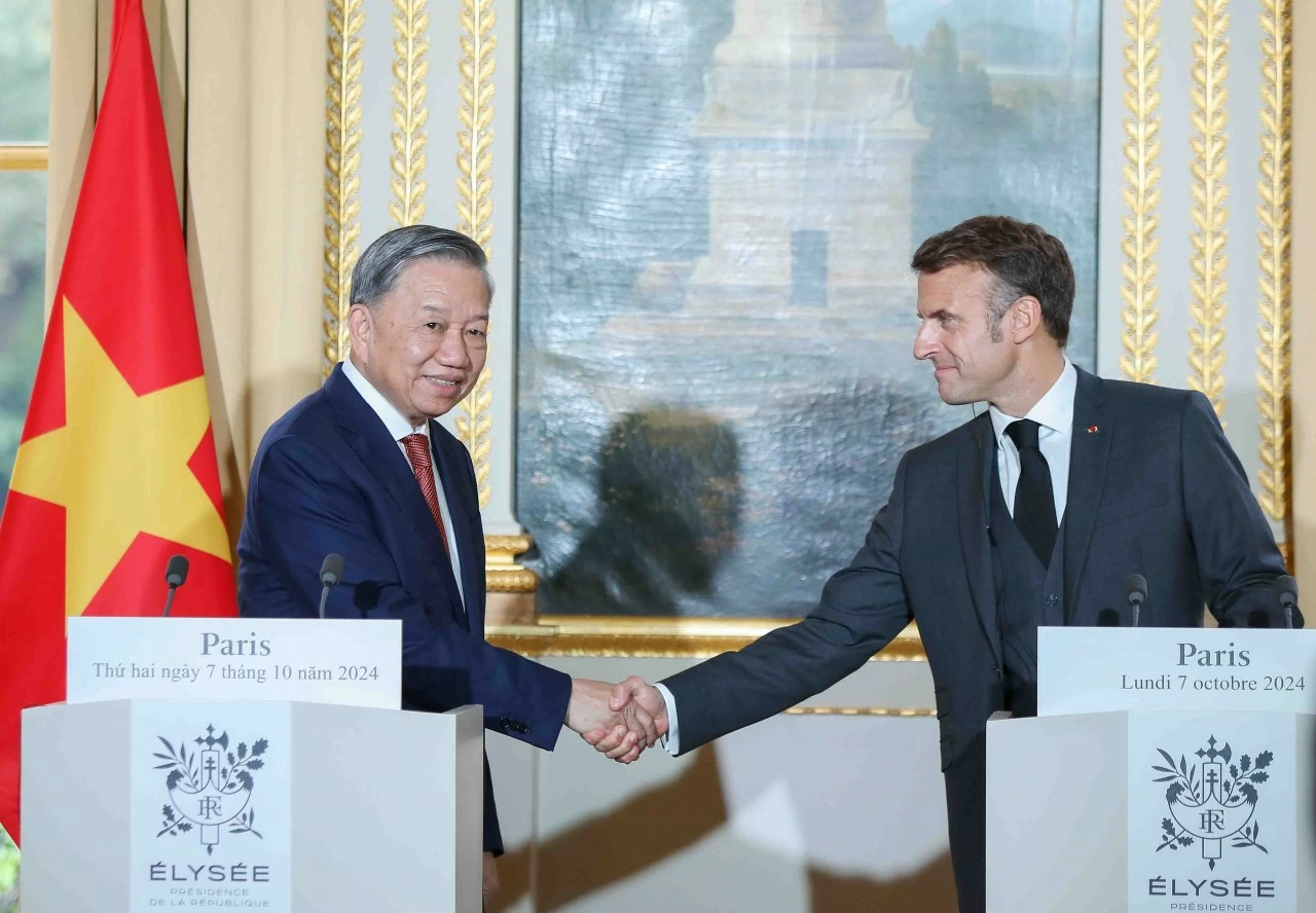 Vietnam, France adopted Joint Statement on elevation of bilateral ties to Comprehensive Strategic Partnership