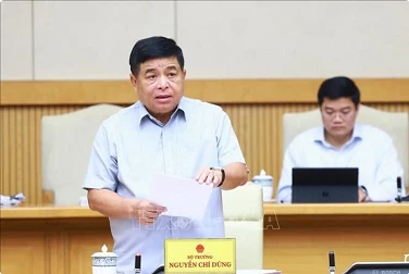 Vietnam strives for 7.6-8% economic expansion in Q4: Minister