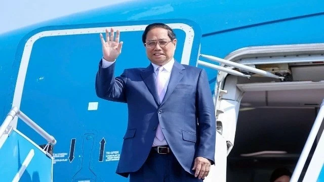 PM Pham Minh Chinh leaves Hanoi for 44th, 45th ASEAN Summits in Laos