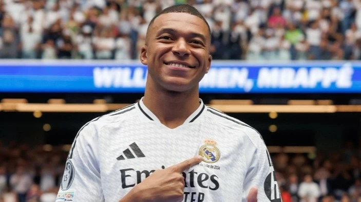 Mbappe nhận danh hiệu cá nhân thứ tư trong một tháng tại Real Madrid