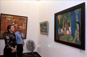 Exhibition marks Hanoi liberation anniversary