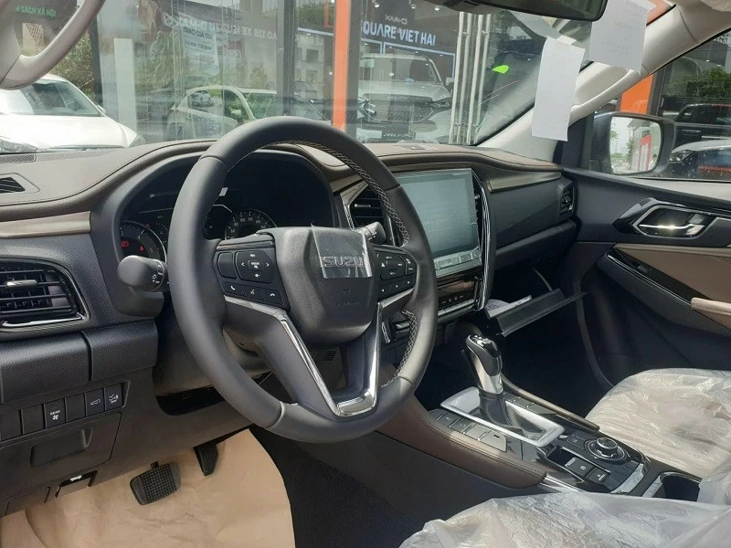 Nội thất của Isuzu Mu-X