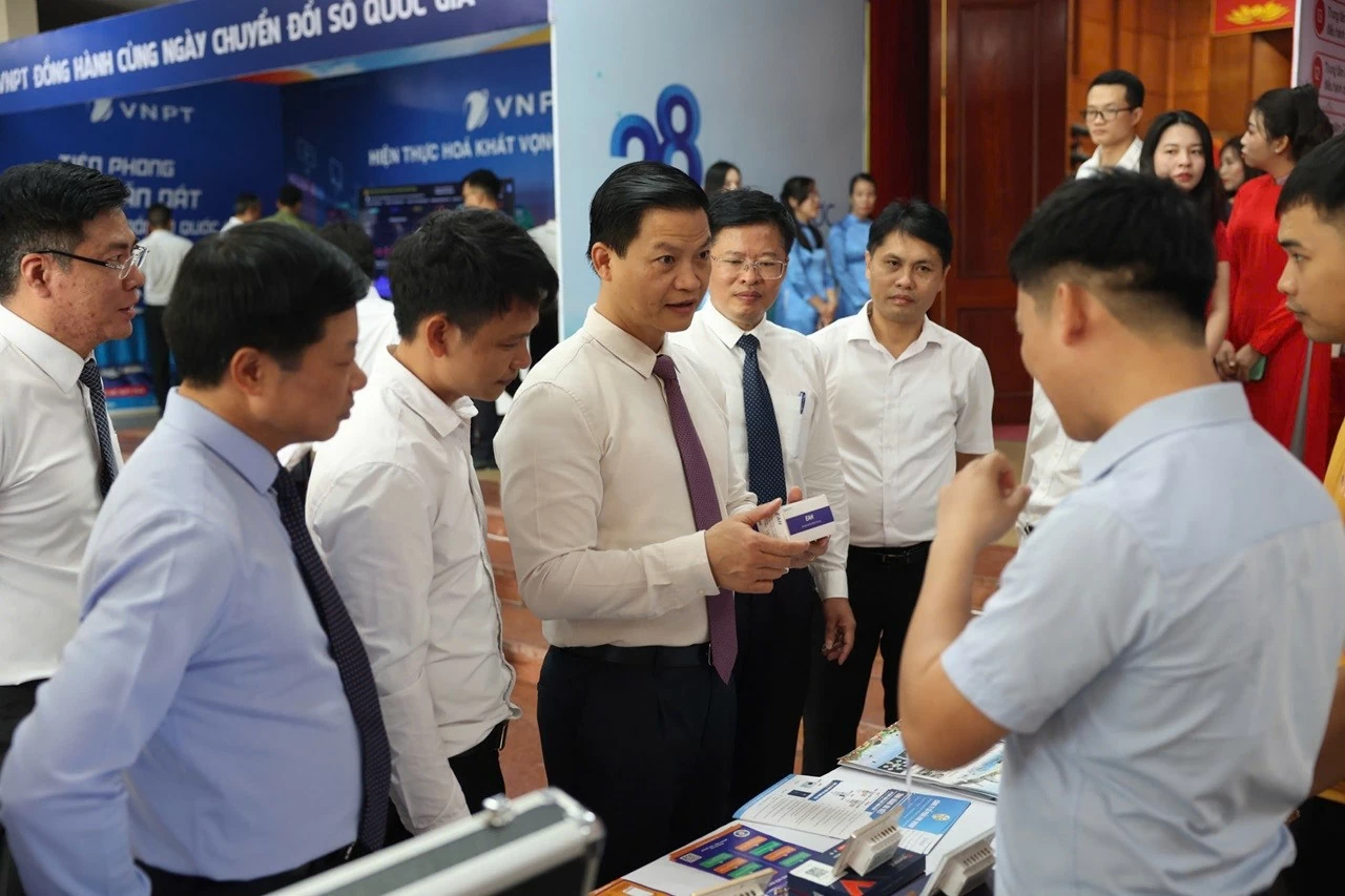 Bắc Ninh phát động Phong trào thi đua 'Chuyển đổi số giai đoạn 2024-2025' Bắc Ninh phát động Phong trào thi đua 'Chuyển đổi số giai đoạn 2024-2025'