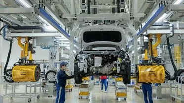 Vietnam's auto sales rise by 45% thanks to registration fee support policy: Experts