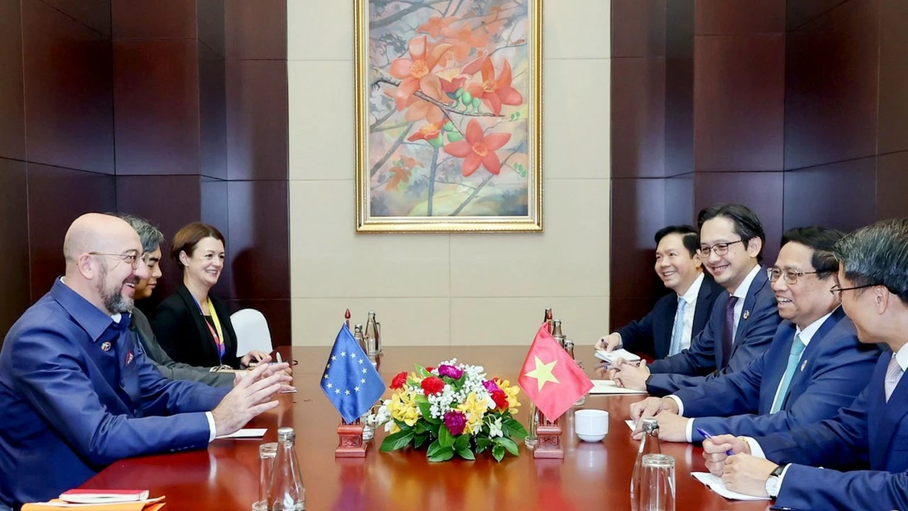 PM Pham Minh Chinh meets with EC President Charles Michel to promote ties with EU and its members