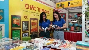 Book exhibition marks 70th Hanoi’s Liberation Day anniversary