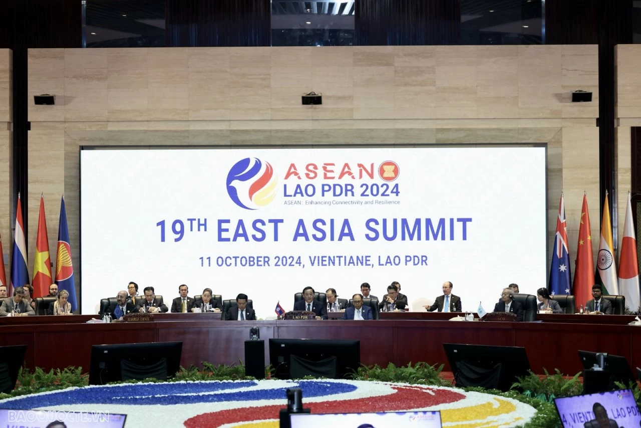 PM Pham Minh Chinh delivers speeches at East Asia, ASEAN-UN summits