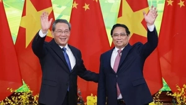 Vietnamese Prime Minister holds talks with Chinese Premier Li Qiang