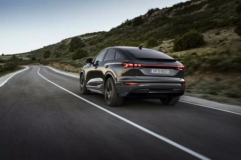 Cận cảnh Audi Q6 Sportback e-tron vừa ra mắt, giá từ 1,79 tỷ đồng Cận cảnh Audi Q6 Sportback e-tron vừa ra mắt, giá từ 1,79 tỷ đồng
