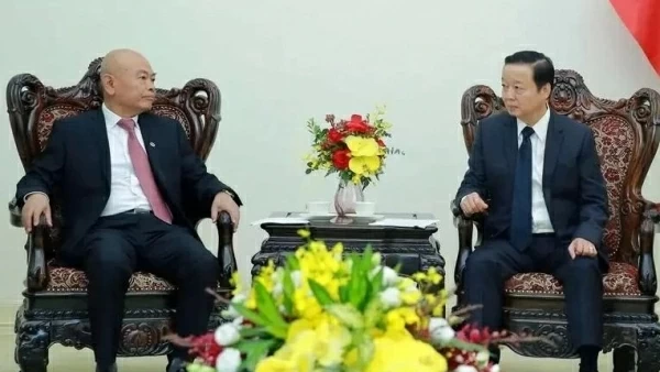 Deputy PM Tran Hong Ha hosts leading Chinese railway firm’s leader