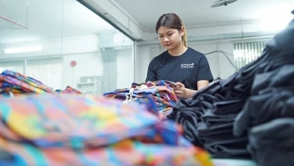 Nguyen Dang Thuy Khue and fabrics made from coffee grounds - A promising green startup