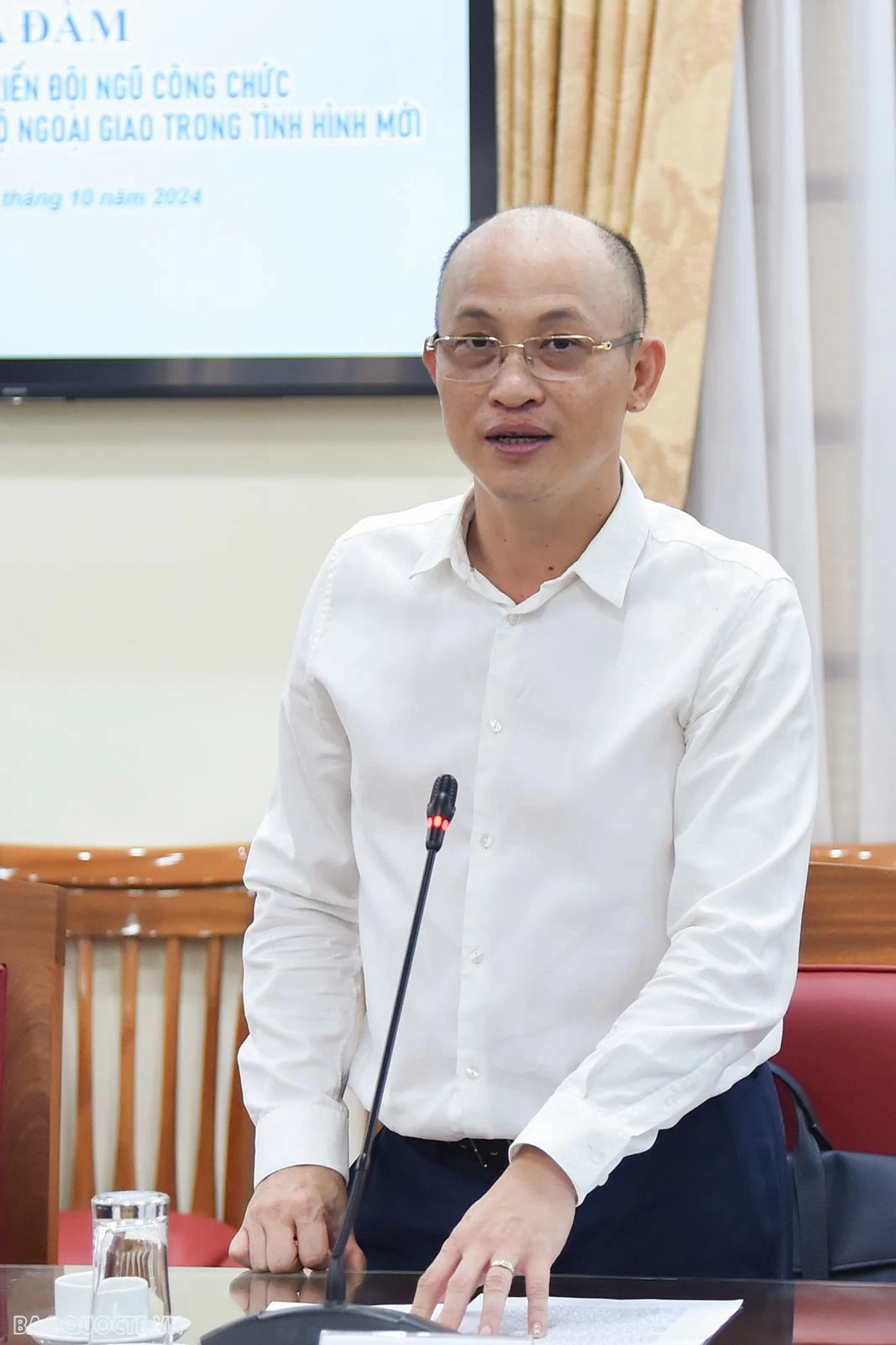 'Xây dựng và phát triển đội ngũ công chức làm công tác thanh tra tại Bộ Ngoại giao trong tình hình mới’