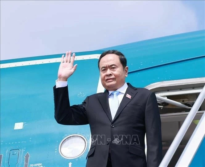 NA Chairman Tran Thanh Man left Hanoi for official visit to Laos, attendance at AIPA-45