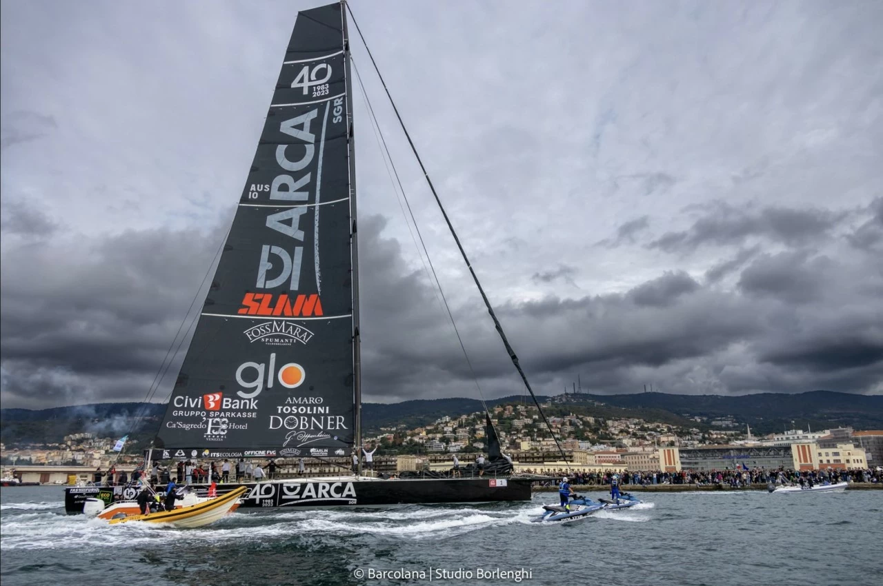 Italy: Mãn nhãn với giải đua thuyền buồm lớn nhất thế giới Barcolana Regatta