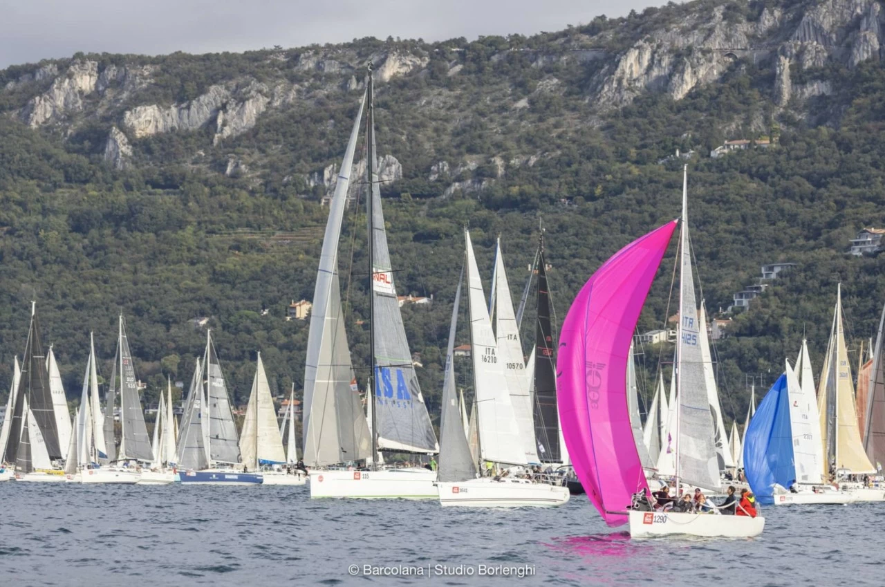 Italy: Mãn nhãn với giải đua thuyền buồm lớn nhất thế giới Barcolana Regatta