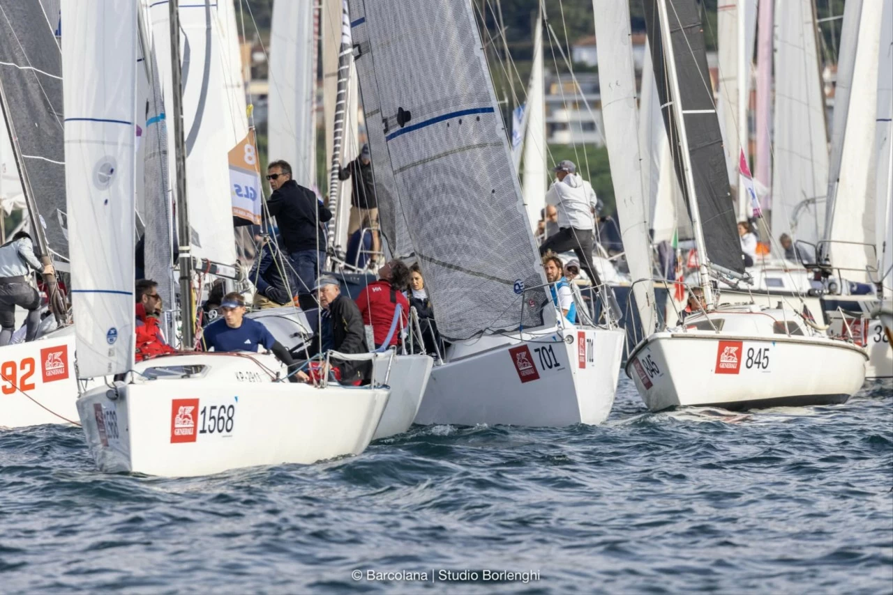 Italy: Mãn nhãn với giải đua thuyền buồm lớn nhất thế giới Barcolana Regatta