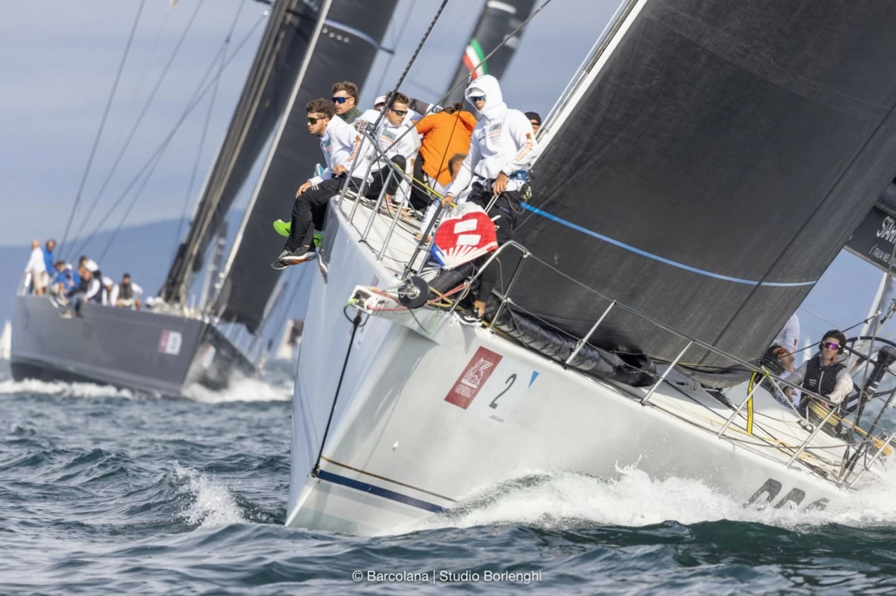 Italy: Mãn nhãn với giải đua thuyền buồm lớn nhất thế giới Barcolana Regatta