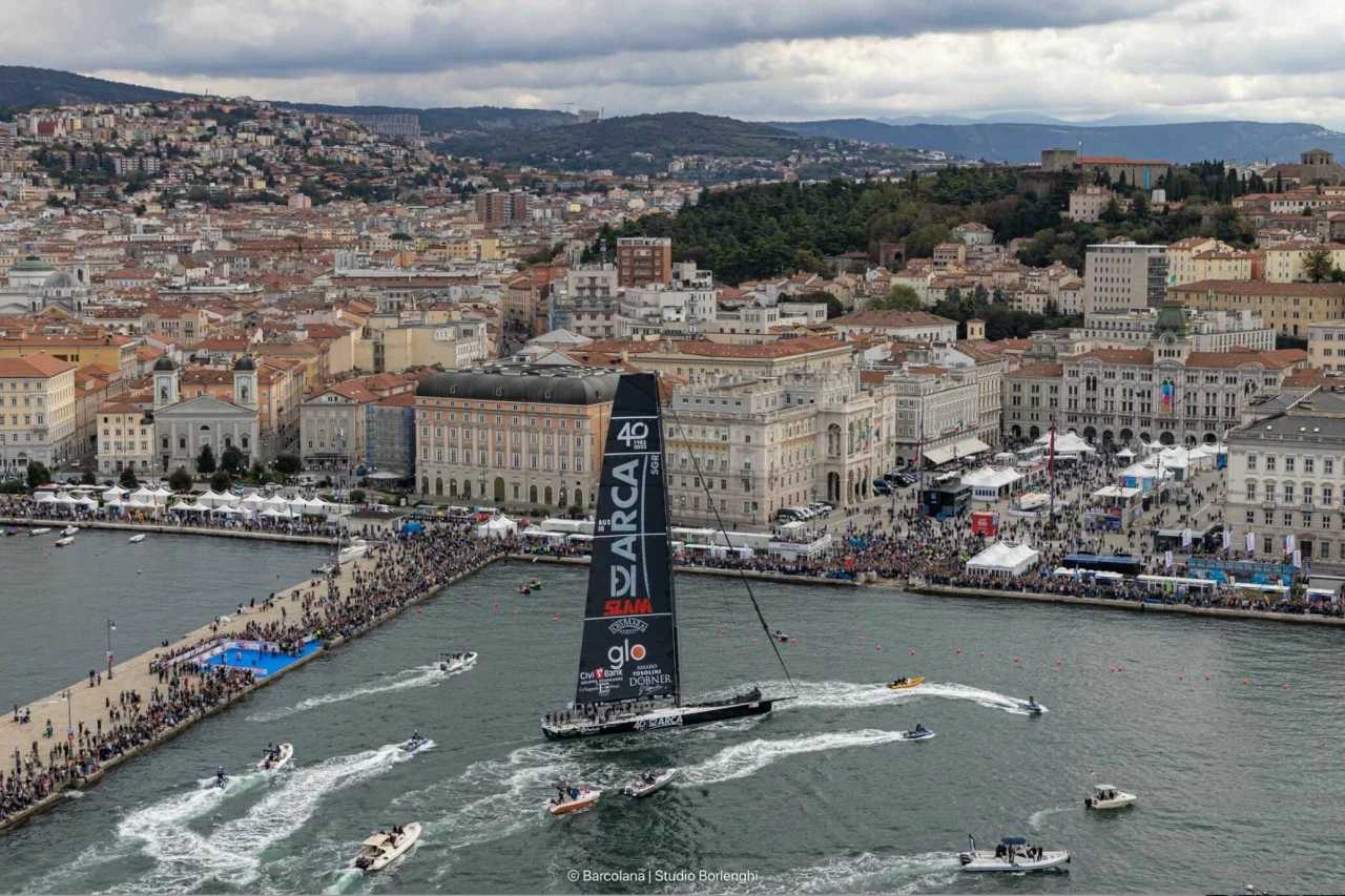 Italy: Mãn nhãn với giải đua thuyền buồm lớn nhất thế giới Barcolana Regatta