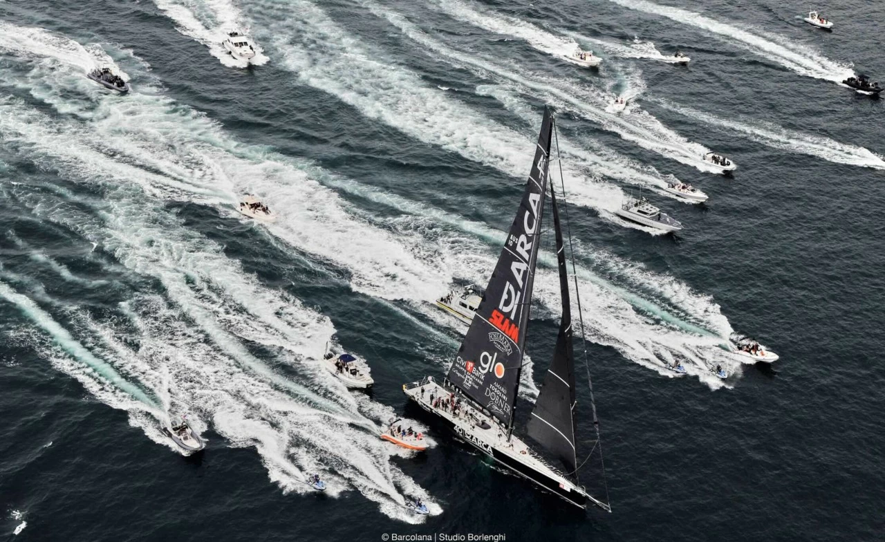 Italy: Mãn nhãn với giải đua thuyền buồm lớn nhất thế giới Barcolana Regatta