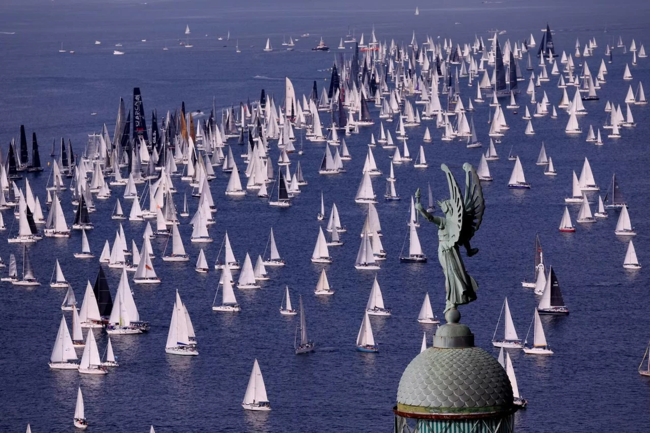 Italy: Mãn nhãn với giải đua thuyền buồm lớn nhất thế giới Barcolana Regatta