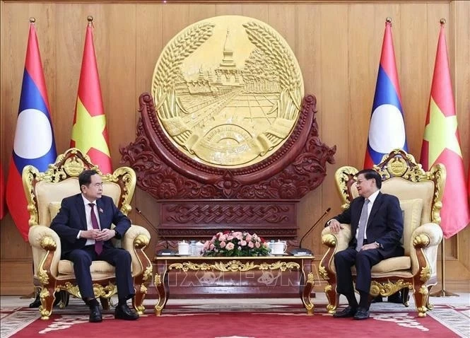 NA Chairman Tran Thanh Man meets with Lao top leader in Vientiane