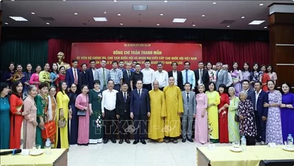 NA Chairman meets with representatives of Vietnamese community in Laos