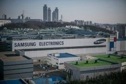 Nhà đầu tư nước ngoài bán tháo cổ phiếu Samsung Electronics