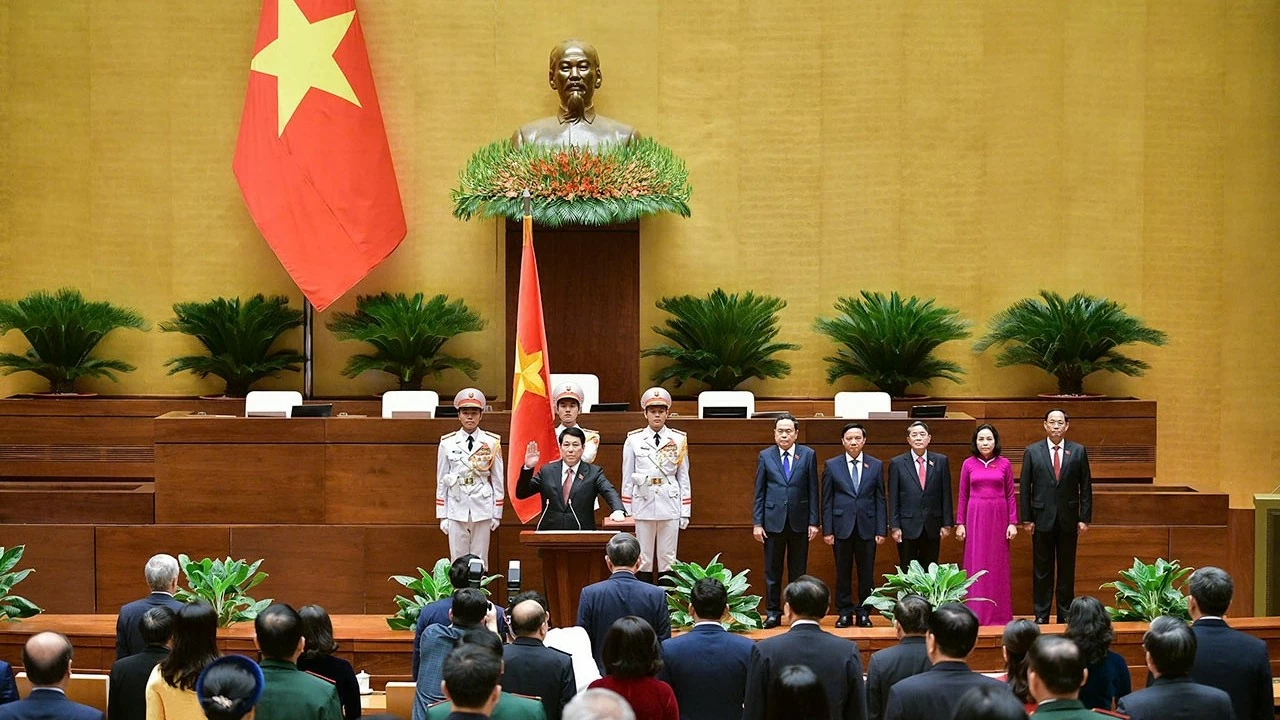 President Luong Cuong sworn in to office