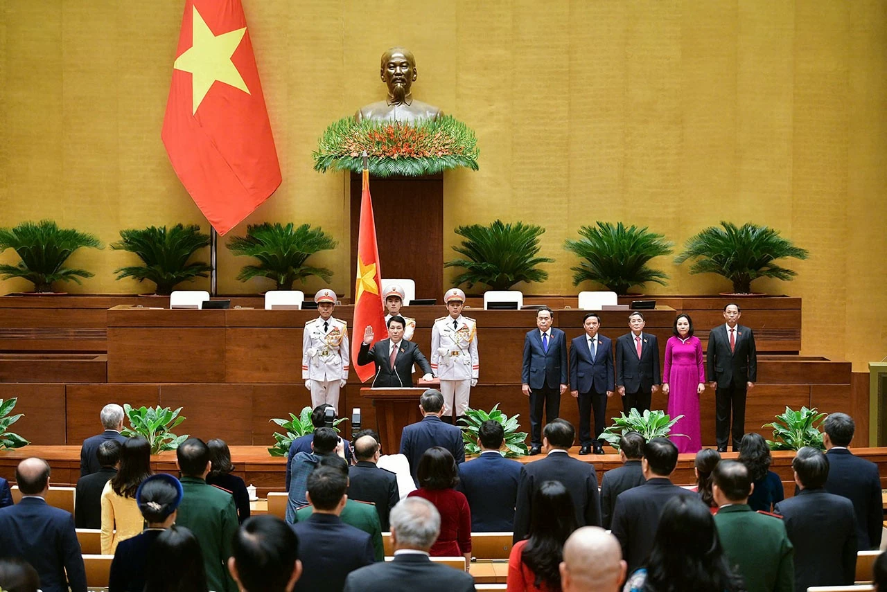 Kỳ họp thứ 8, Quốc hội khóa XV: Chủ tịch nước Lương Cường tuyên thệ nhậm chức Kỳ họp thứ 8, Quốc hội khóa XV: Chủ tịch nước Lương Cường tuyên thệ nhậm chức