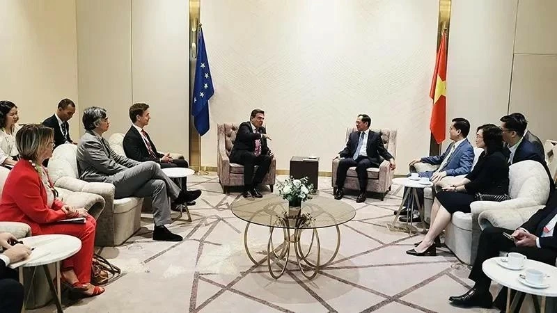 Deputy PM Bui Thanh Son meets with Vice-President of European Commission