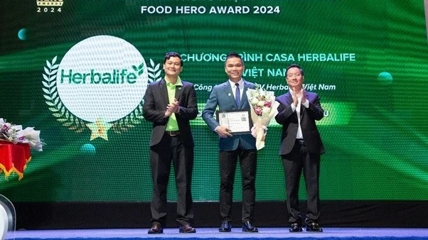 Herbalife Vietnam awarded 'Social impact award' at the Food Hero Award ceremony 2024