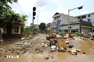 Vietnam receives EU’s humanitarian aid for typhoon, floodings victims