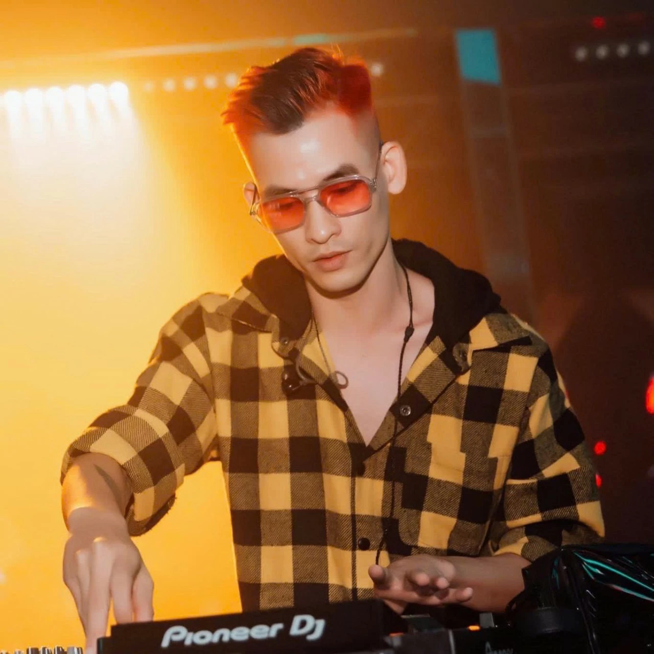 Jimmy Kỳ là một DJ được giới trẻ yêu thích.